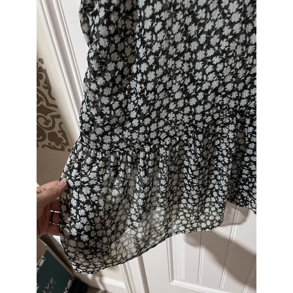 H&M Women’s Chiffon Blouse long sleeve floral black Relaxed-fit Yoke at back EUC - Picture 8 of 13